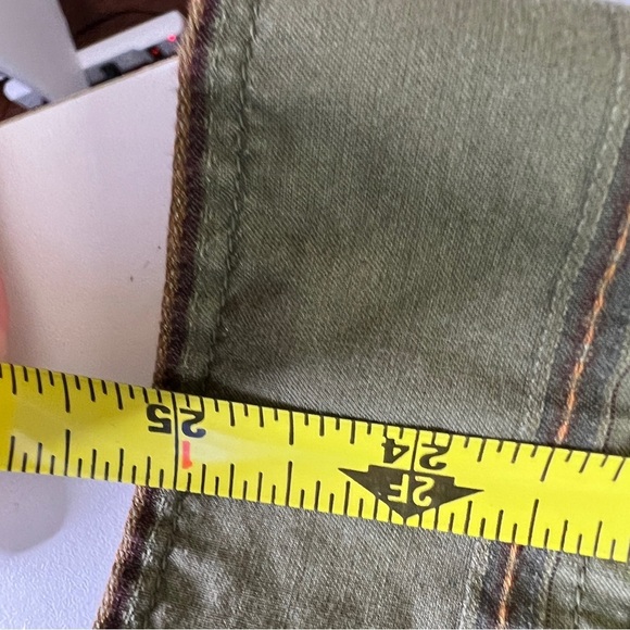 Men's Columbia Green Casual Button Down Shirt - Picture 6 of 9